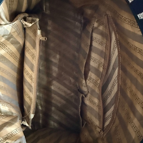 Stylish Zebra print duffle handbag. - Picture 8 of 12